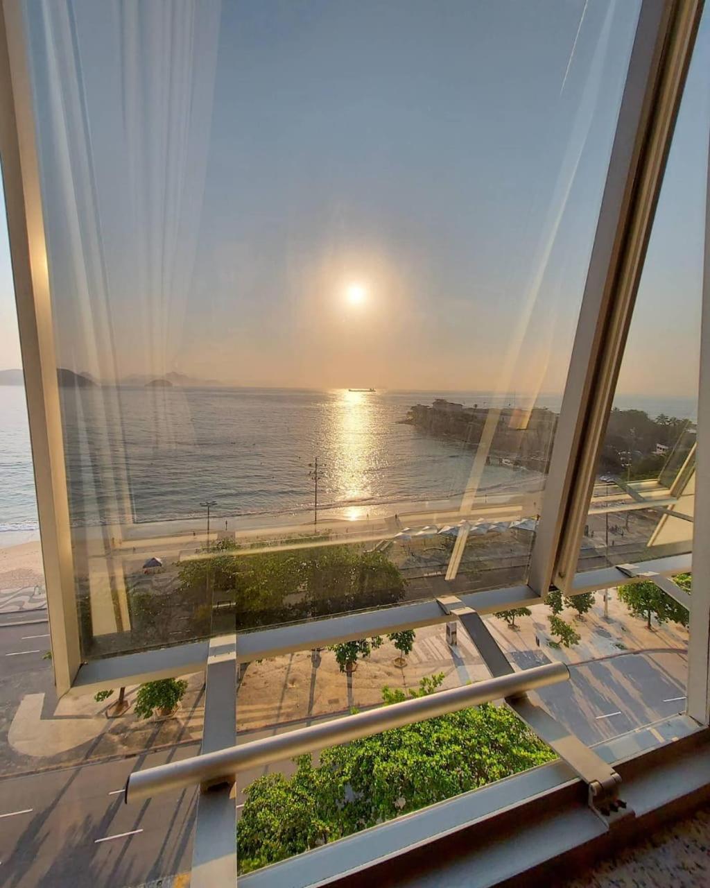 Quarto Deluxe com 2 Camas de Solteiro e Vista do Mar